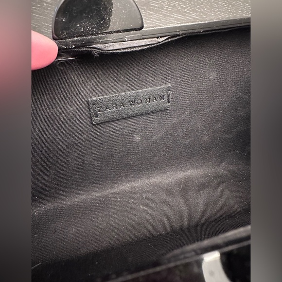 ZARA MINAUDIERE CLUTCH BOX BAG BLACK ENAMEL SHIMMER GRAPHIC FUCHSIA Chain Strap - Picture 5 of 6